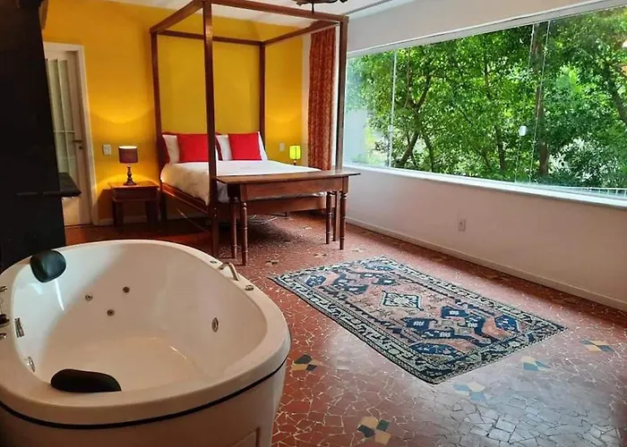 Pet Friendly hotel: Rio Boutique Suites