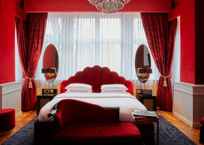 Provocateur Berlin, Part Of Sircle Collection