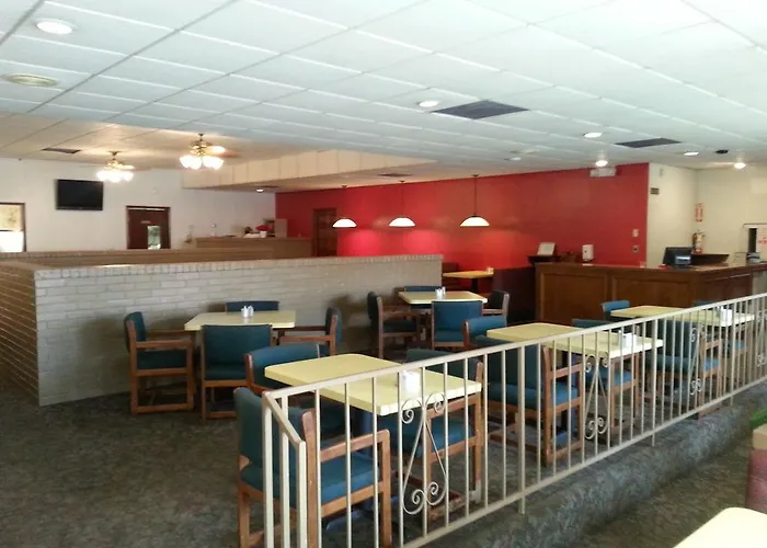 Motel: Palm Aire Hotel And Suites Weslaco