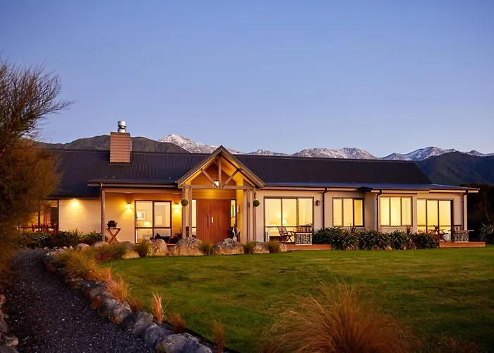Original cottages Manakau
