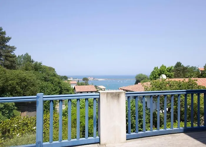  Le Cèdre Bleu