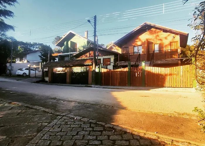 Chales E Aptos Carvalhos Em Monte Verde