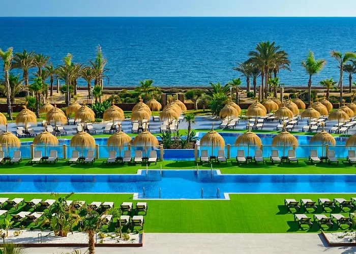 Cabogata Beach Hotel