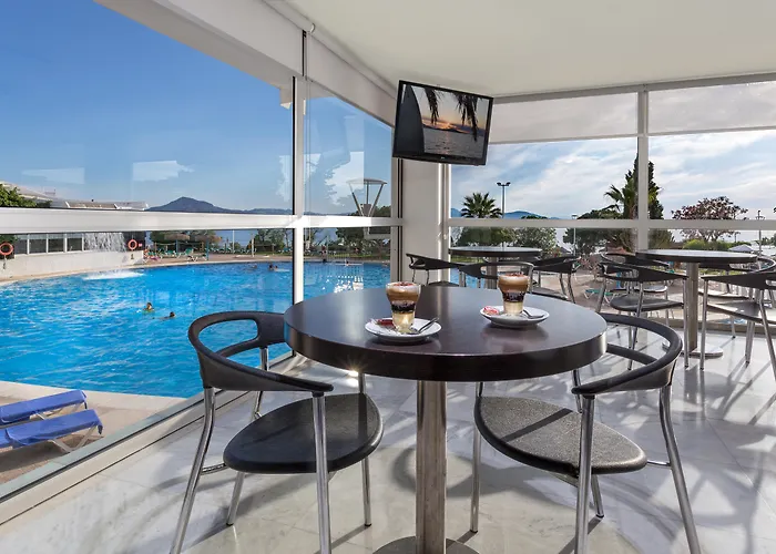 Hotel Ping Pong: Hotel Izán Cavanna