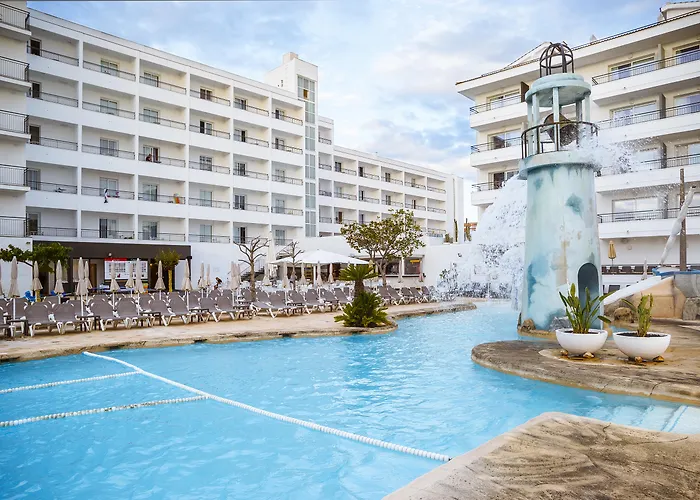 Fergus Club Pineda Splash