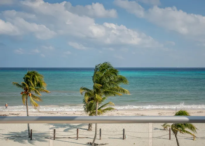  Mareazul Beach Front Resort