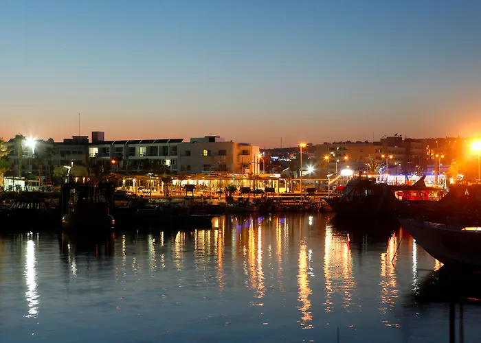 Limanaki Beach Hotel & Suites