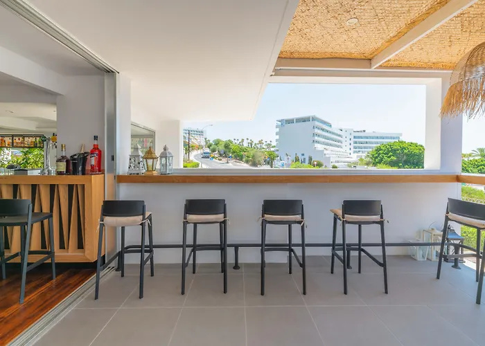 Napa Mermaid Hotel & Suites