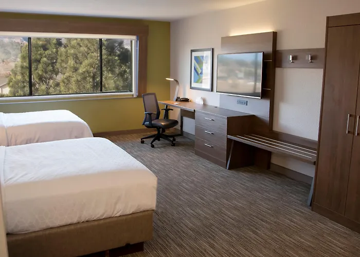 Holiday Inn Express & Suites Colorado Springs North By Ihg