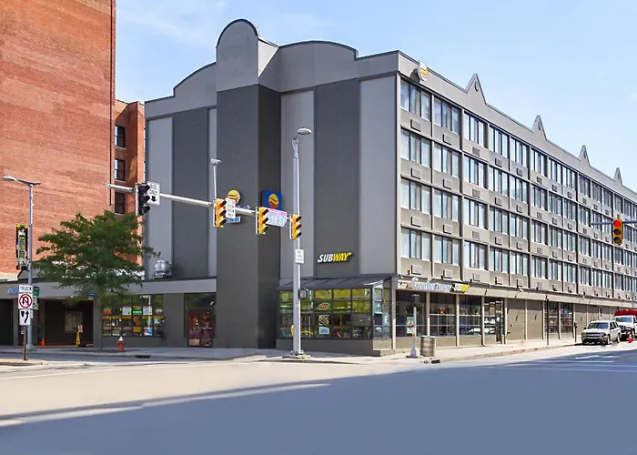 Cheap hotel: Comfort Inn Cleveland Downtown