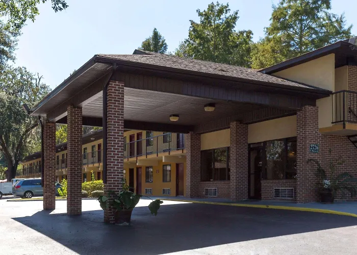 Beach hotel: Howard Johnson By Wyndham Tallahassee