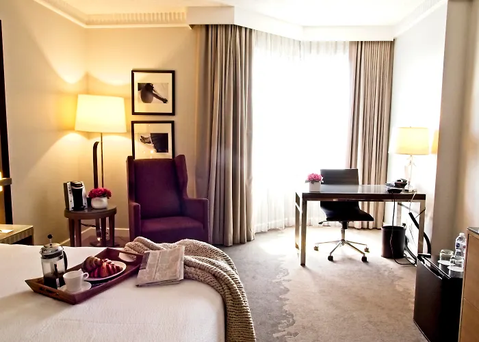 Hotel with Tennis: Pullman Miami Airport