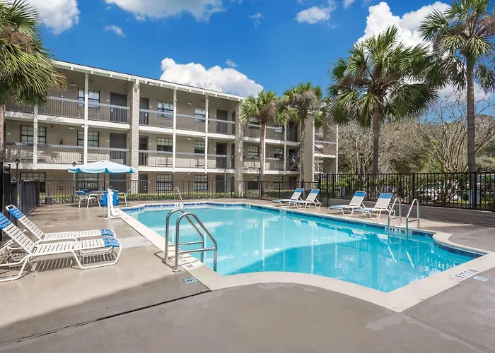 Casa Bella Inn & Suites Extended Stay