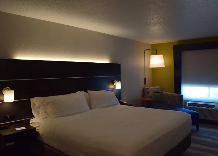 Holiday Inn Express & Suites Sparta