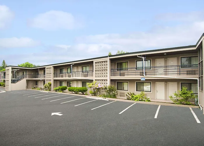 Kid friendly hotel Travelodge By Wyndham Vancouver Lions Gate