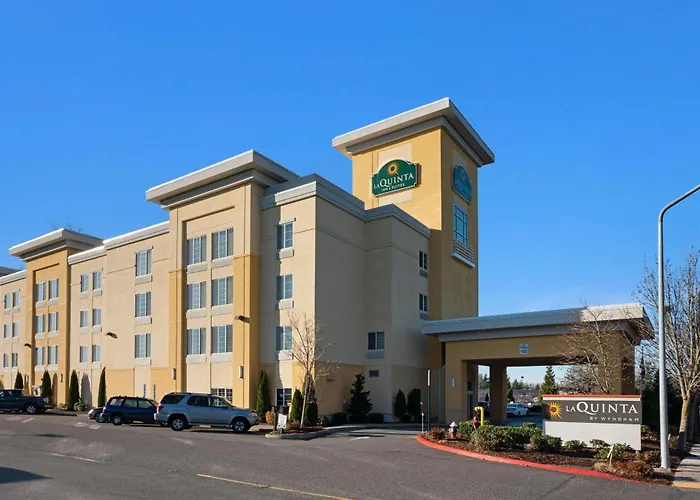 Hotel with pool: La Quinta By Wyndham Bellingham