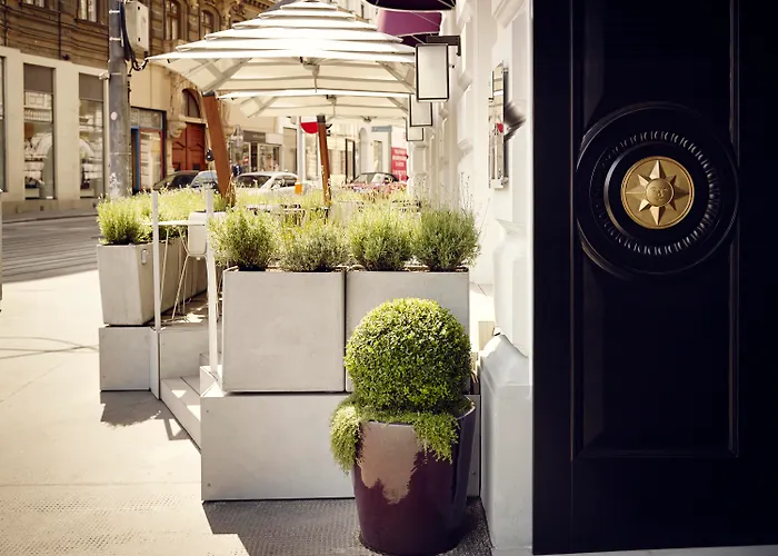 Beach hotel: Hotel Sans Souci, Vienna