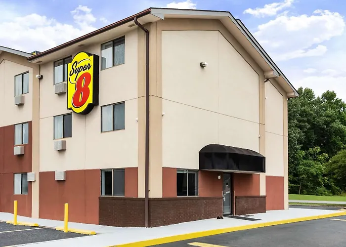 Super 8 By Wyndham Chester/Richmond Area