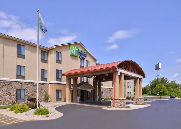 Jacuzzi hotel: Holiday Inn Express & Suites Topeka West I-70 Wanamaker By Ihg
