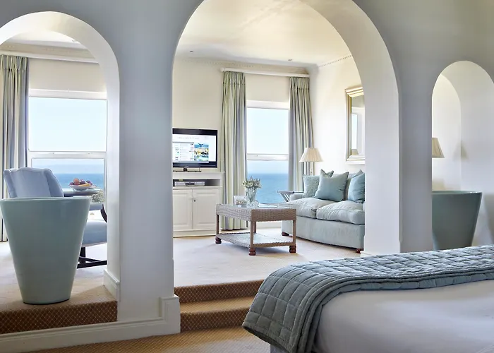 Strandhotel: The Marine Hermanus