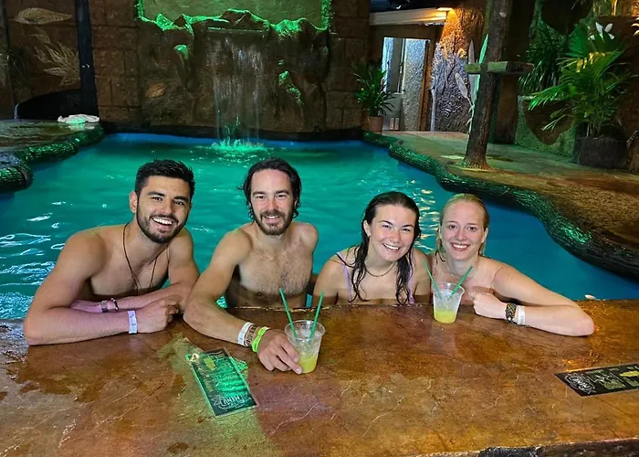 Hostel: Arenal Poshpacker Boutique Urban Tropical Hotel