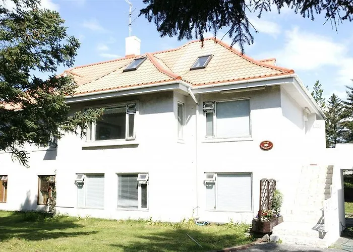 Hotels with pool Laugabjarg