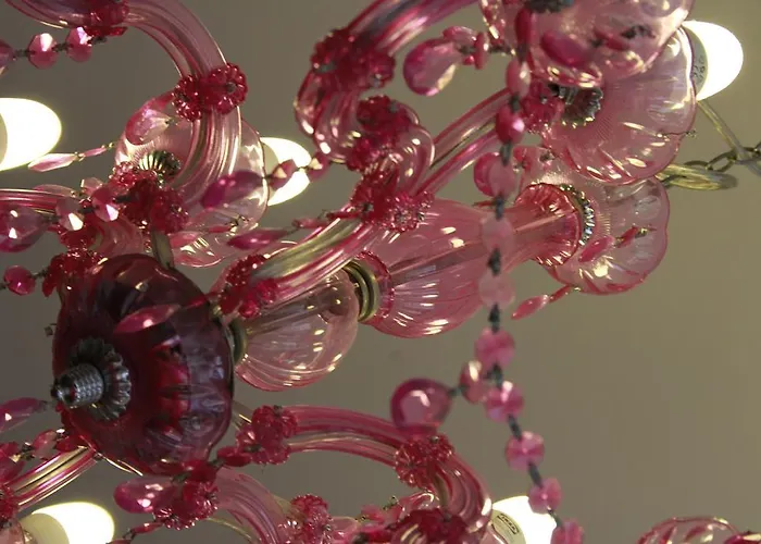 B&B: A Room In Paris