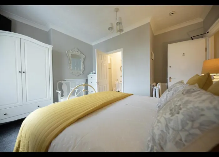 Hotels With Four Stars Albury House