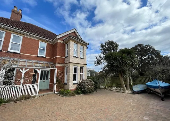 Guest house: Hedgebank