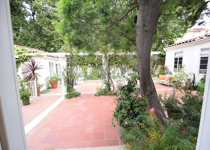All Vacation Rentals Beverly Hills Celebrity Home