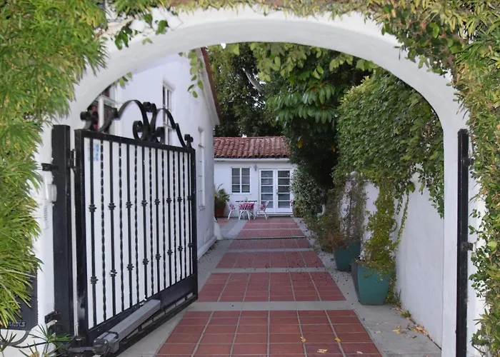 All Vacation Rentals Beverly Hills Celebrity Home