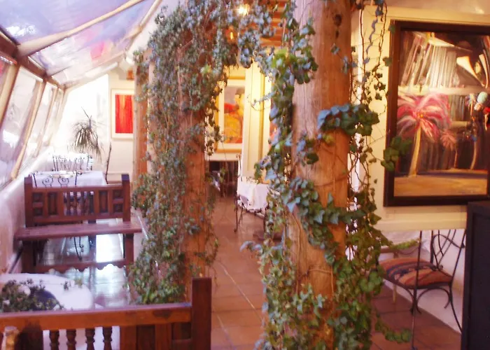 Luxury hotel only: Touchstone Inn