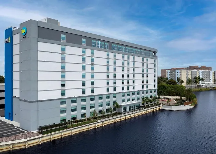 Family Hotel: Tru By Hilton Miami Airport South Blue Lagoon, Fl