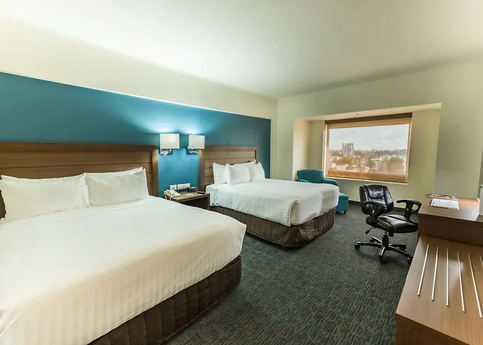 Holiday Inn Guadalajara Expo Plaza del Sol, an IHG Hotel