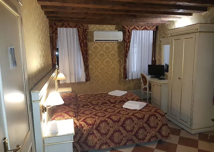 Hôtel de l'aéroport: Casa Arte