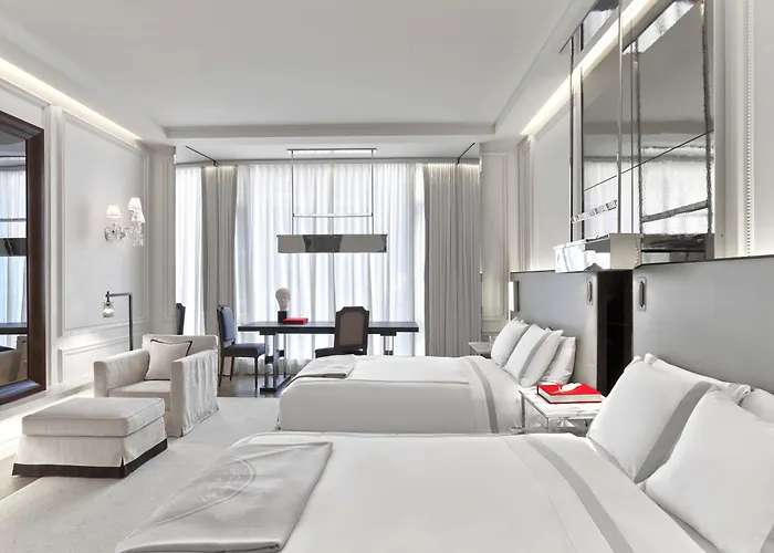 Hotel all'aeroporto: Baccarat Hotel And Residences New York