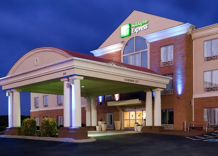 Beach hotel: Holiday Inn Express Athens By Ihg