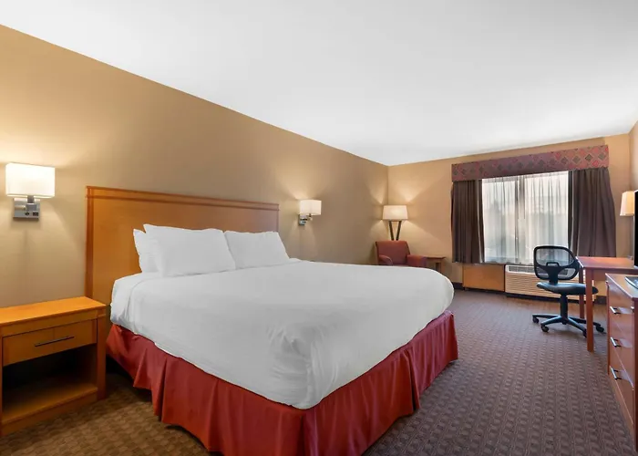 Best Western Plus Olympic Inn