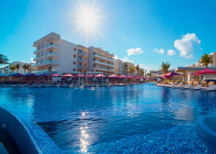 Luxury hotel only: Planet Hollywood Cancun Adult Scene By Royalton, An Autograph Collection All-Inclusive Resort - Adults Only