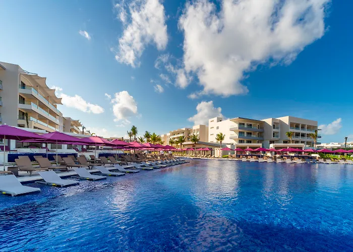 Luxury hotel only: Planet Hollywood Cancun Adult Scene By Royalton, An Autograph Collection All-Inclusive Resort - Adults Only