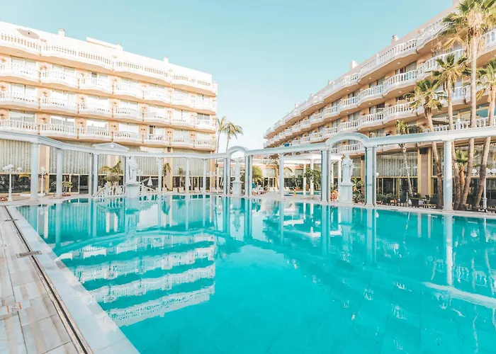 Hotels with tennis Cleopatra Palace