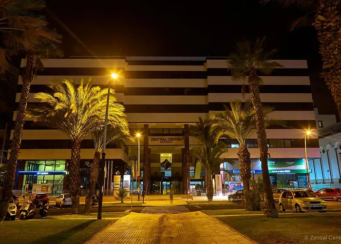 Hotel met zwembad: Hotel Zentral Center - Adults Only