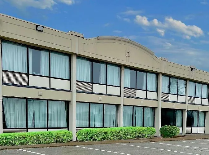 Cheap hotel: Residence & Conference Centre - Sarnia