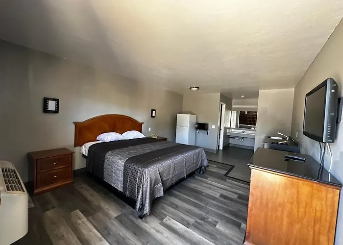 Motels Sunpark Inn & Suites