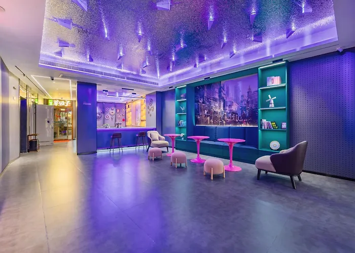 Xinghe Yuezhi S-Guangzhou Yuexiu District Railway Station White Horse Clothing City Flagship Store