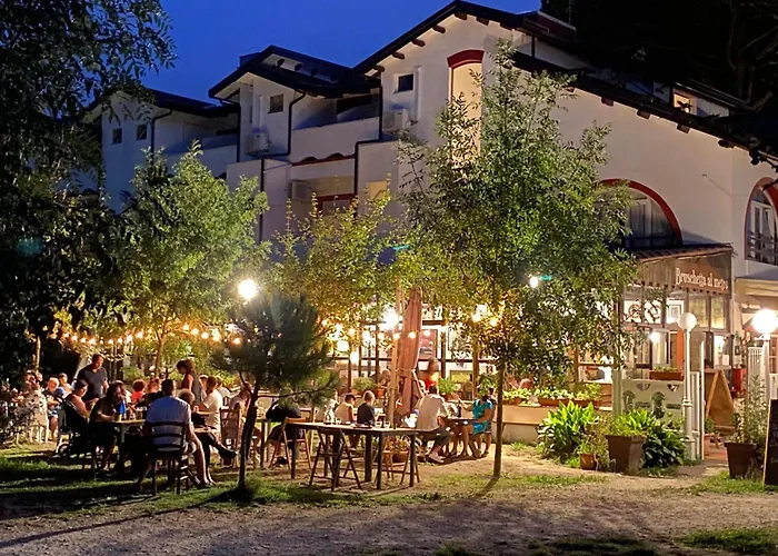  La Villa