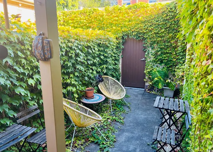 Guest house: Deco Family House