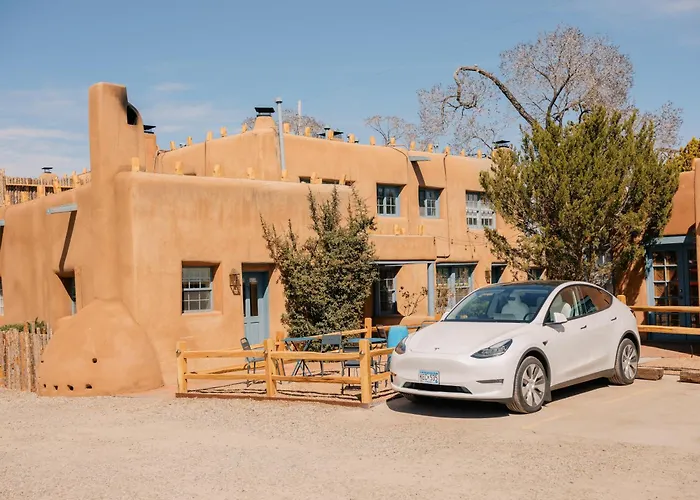 Pueblo Bonito Inn