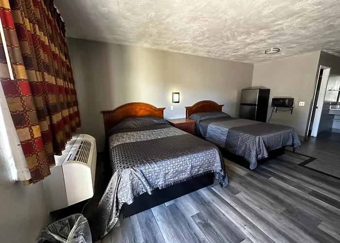 Motels Sunpark Inn & Suites
