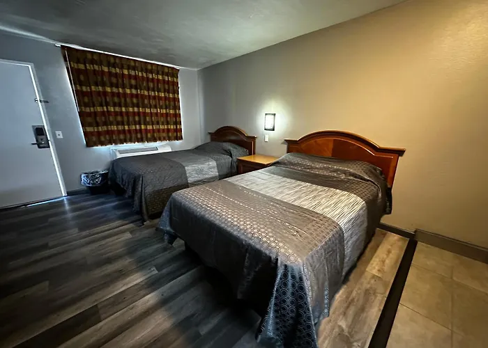 Motels Sunpark Inn & Suites